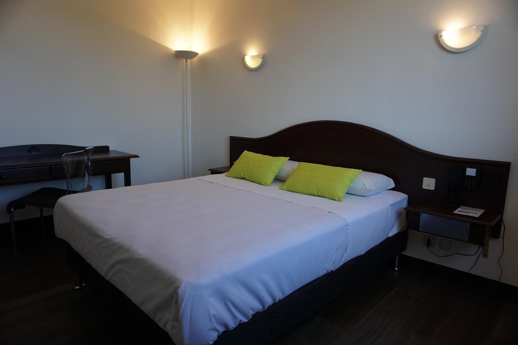 Le Neoulous Otel Le Boulou Dış mekan fotoğraf