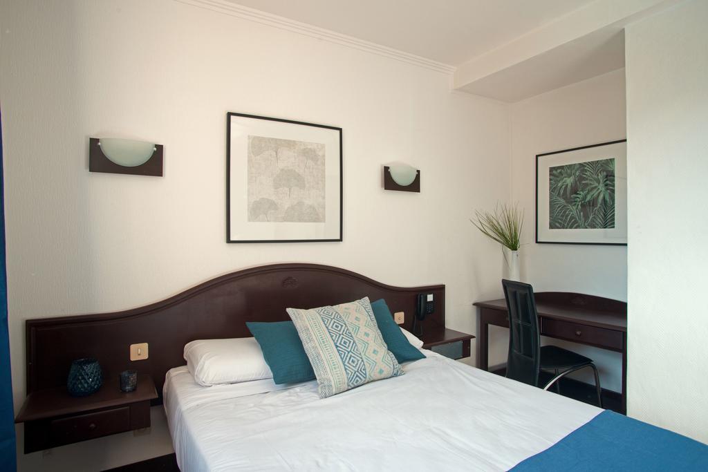 Le Neoulous Otel Le Boulou Dış mekan fotoğraf