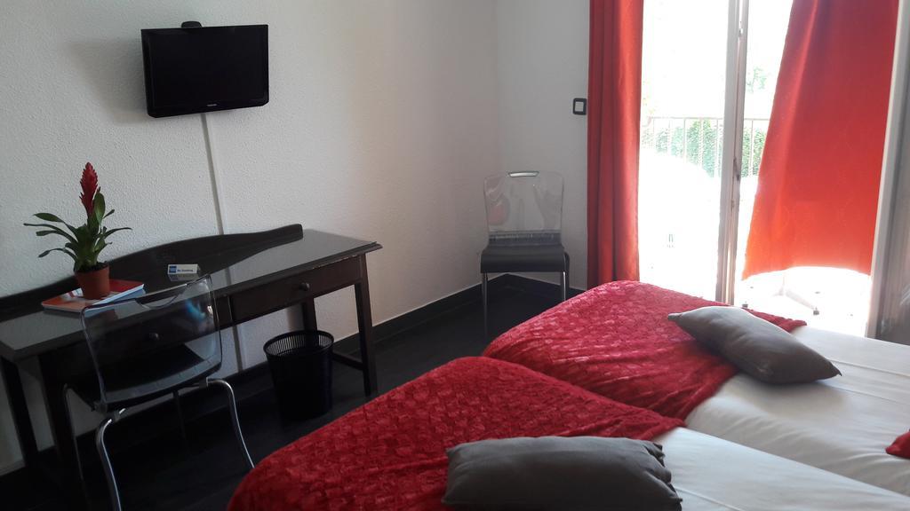 Le Neoulous Otel Le Boulou Dış mekan fotoğraf