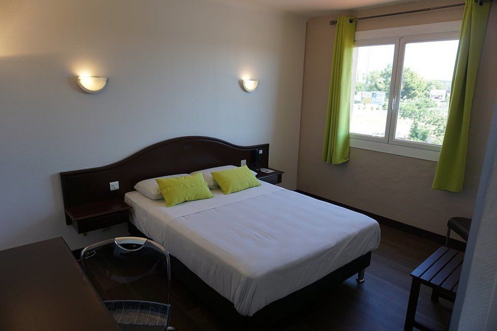 Le Neoulous Otel Le Boulou Dış mekan fotoğraf