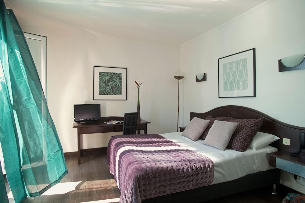 Le Neoulous Otel Le Boulou Dış mekan fotoğraf