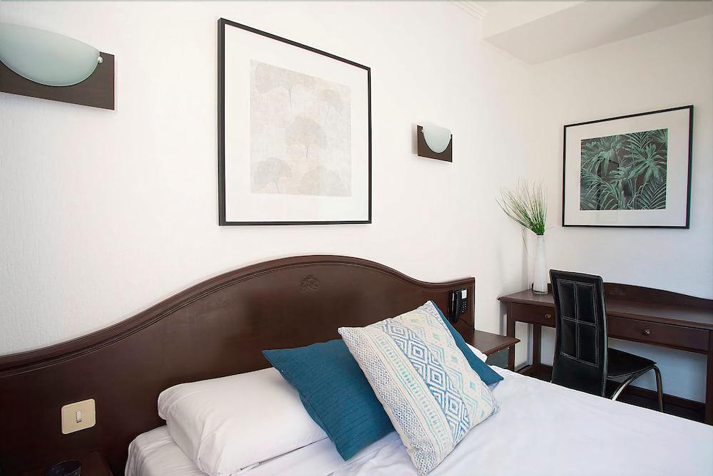 Le Neoulous Otel Le Boulou Dış mekan fotoğraf