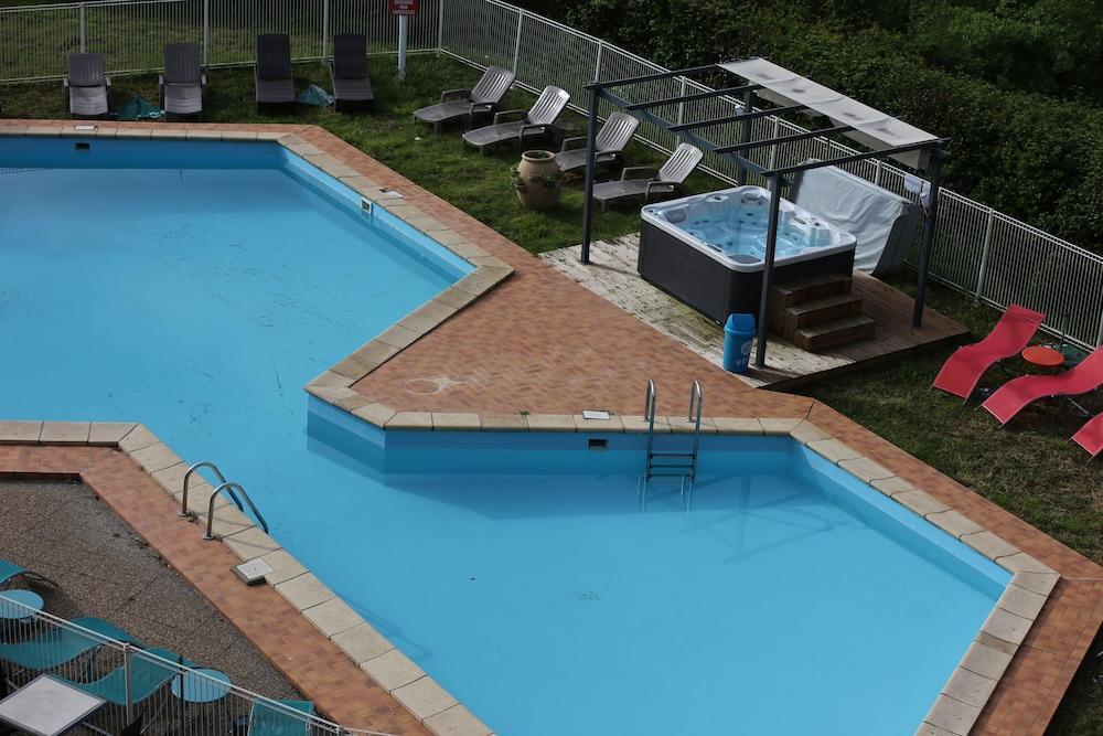 Le Neoulous Otel Le Boulou Dış mekan fotoğraf