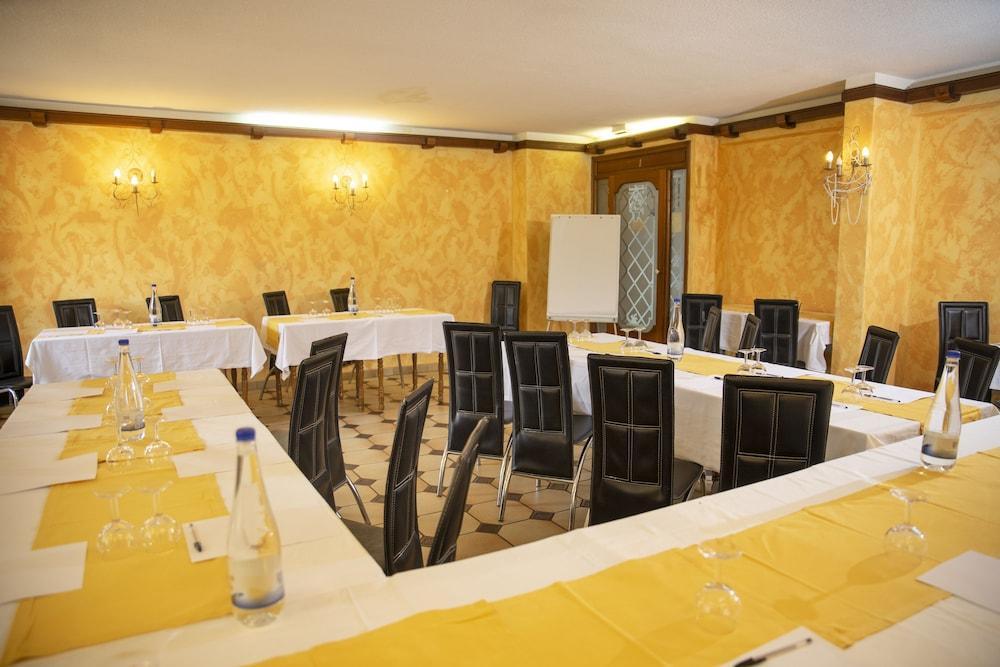 Le Neoulous Otel Le Boulou Dış mekan fotoğraf